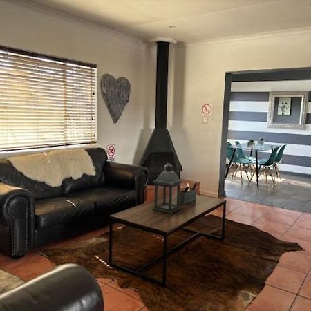 Karoo Heart Lägenhet Beaufort West Exteriör bild